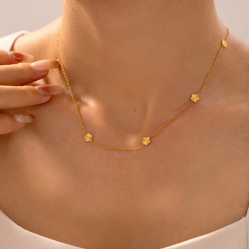 Elegant Golden Flower Stainless Steel Charm Necklace 18K Gold Plated Waterproof Non-Tarnish High Polished Jewelry for Women Gift