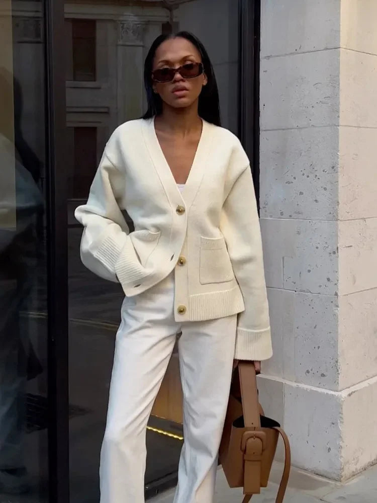 Fashion Single Breasted Buckle Cashmere Cardigan Women Casual V Neck Button Knitted Sweater New Autumn Female Commuter Knitwear